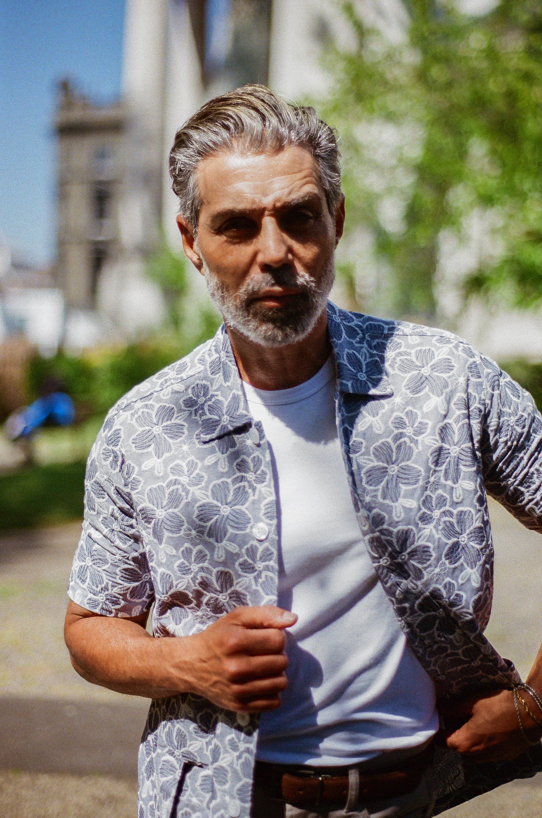 Bethnal Short Sleeve Shirt - Embroidered Chambray Sky Flower - Image 5